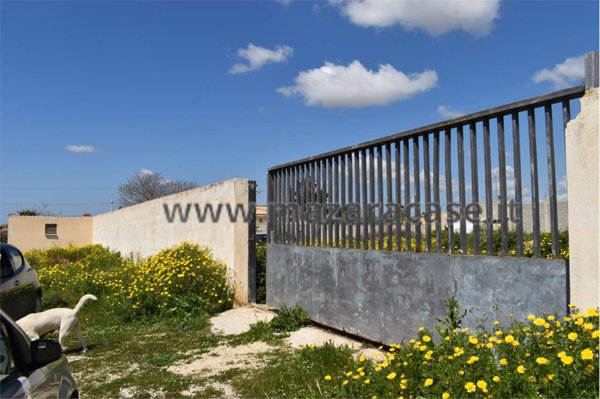 locale di sgombero in vendita a Mazara del Vallo in zona Mazara Due