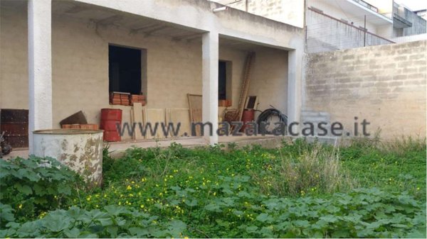 locale di sgombero in vendita a Mazara del Vallo