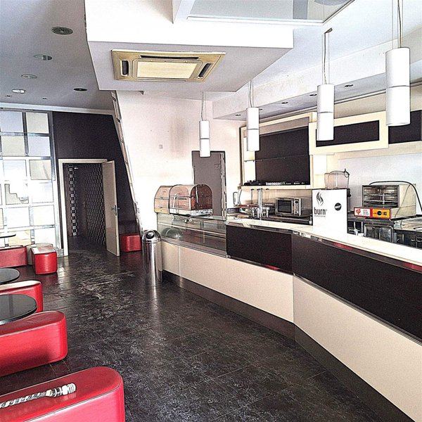 locale commerciale in vendita a Mazara del Vallo