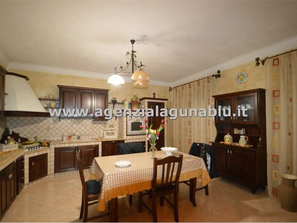 intera palazzina in vendita a Mazara del Vallo