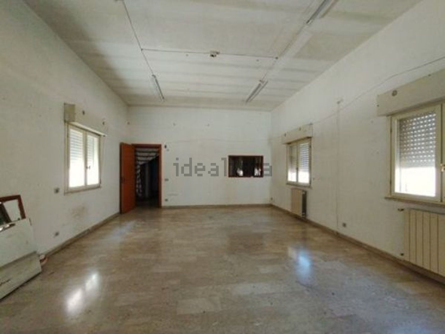 locale commerciale in vendita a Mazara del Vallo