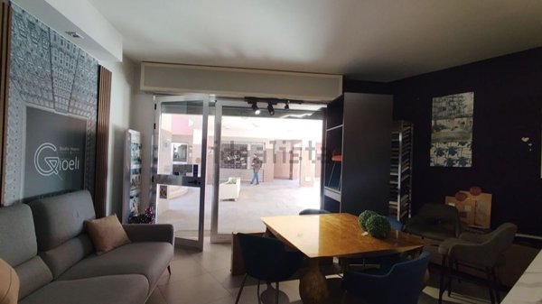locale commerciale in vendita a Mazara del Vallo