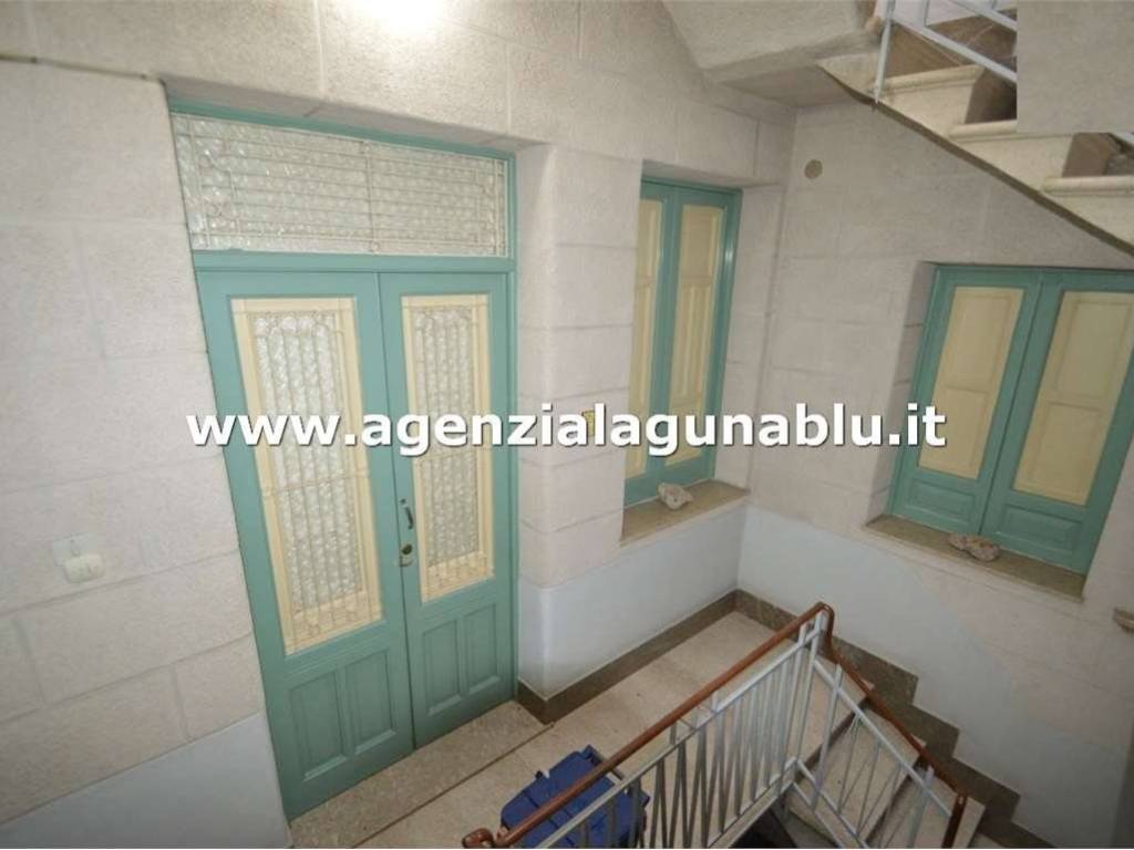 intera palazzina in vendita a Mazara del Vallo in zona Centro Storico