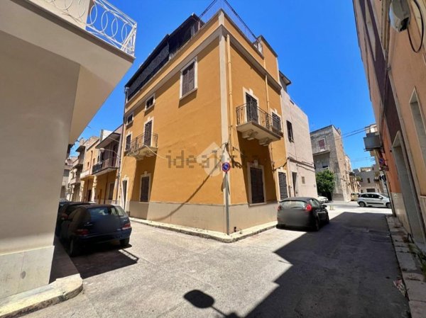 casa semindipendente in vendita a Mazara del Vallo in zona Centro Storico