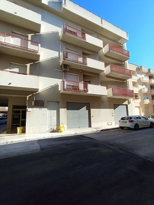 locale commerciale in vendita a Paceco