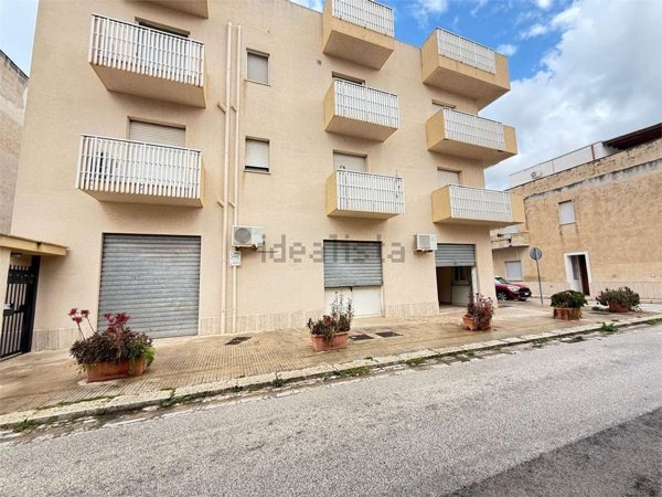 locale commerciale in vendita a Paceco