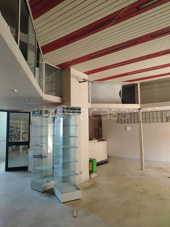 locale commerciale in vendita a Paceco