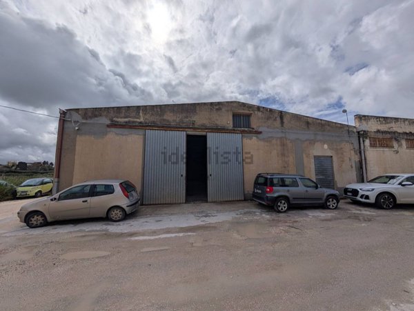 capannone in vendita a Paceco