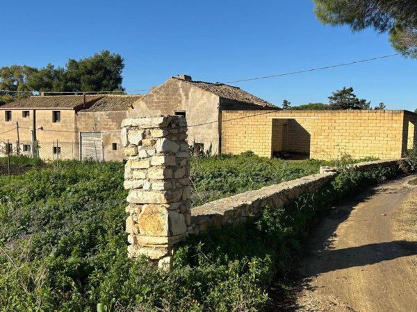 casa indipendente in vendita a Paceco in zona Dattilo