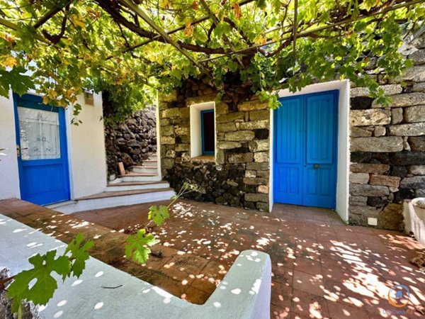 casa indipendente in vendita a Pantelleria in zona Bugeber