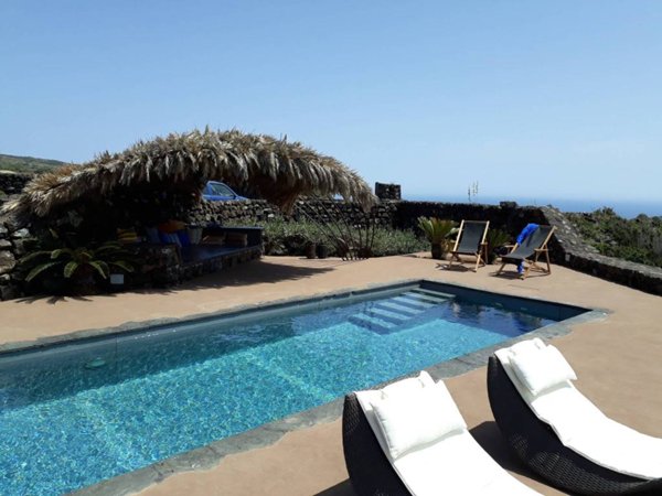 casa indipendente in vendita a Pantelleria