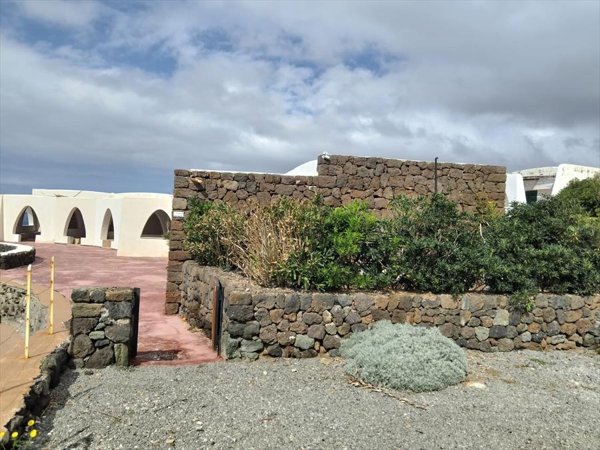 casa indipendente in vendita a Pantelleria