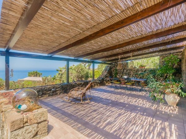 casa indipendente in vendita a Pantelleria in zona Scauri