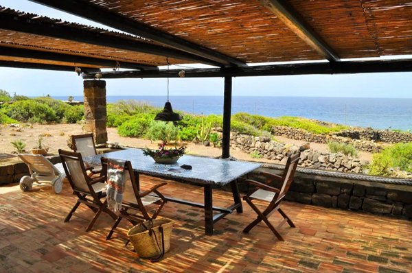 esavano in vendita a Pantelleria