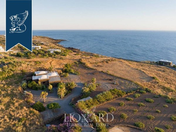 casa indipendente in vendita a Pantelleria