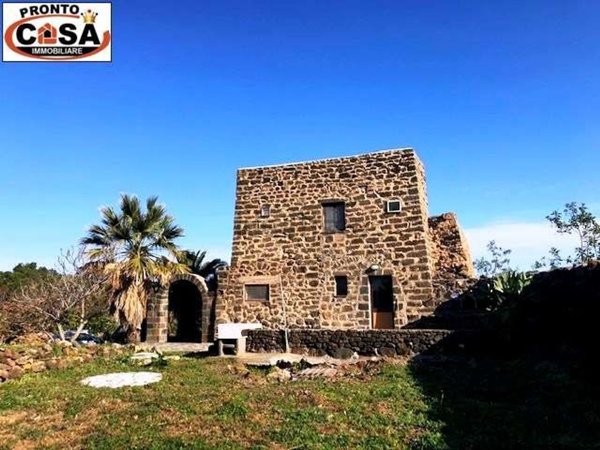 casa indipendente in vendita a Pantelleria