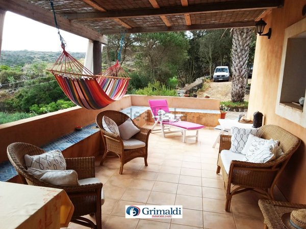 pentavano in vendita a Pantelleria