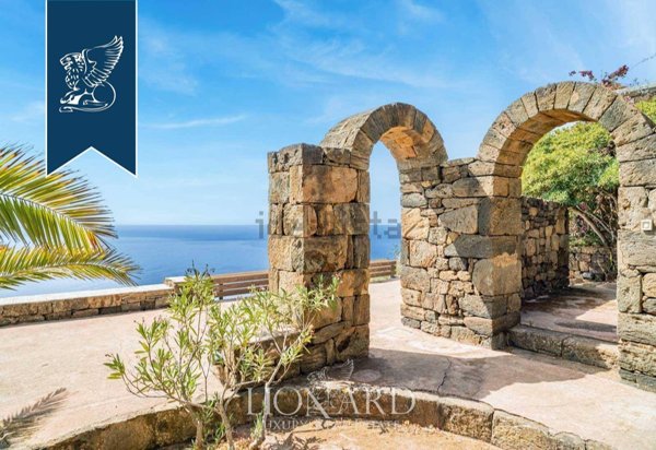 casa indipendente in vendita a Pantelleria