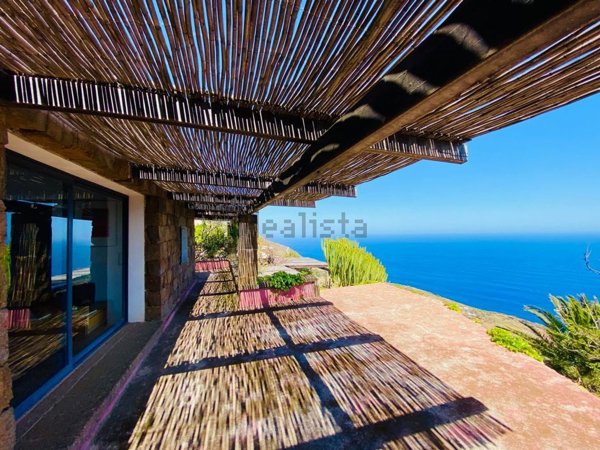 casa indipendente in vendita a Pantelleria