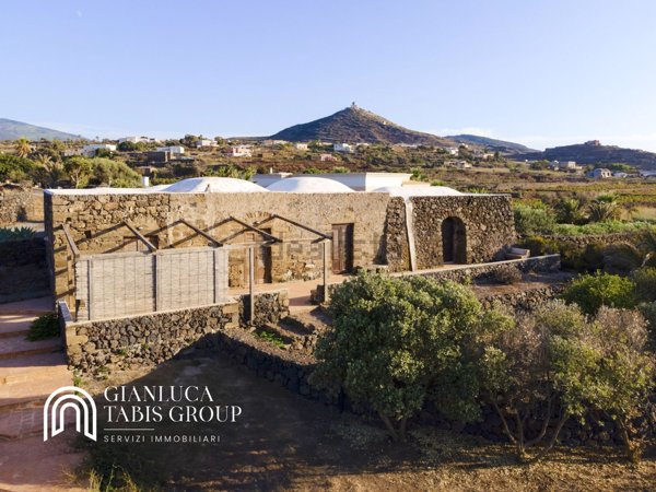 quadrivano in vendita a Pantelleria
