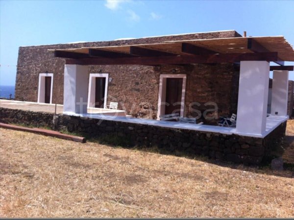 locale di sgombero in vendita a Pantelleria in zona Scauri