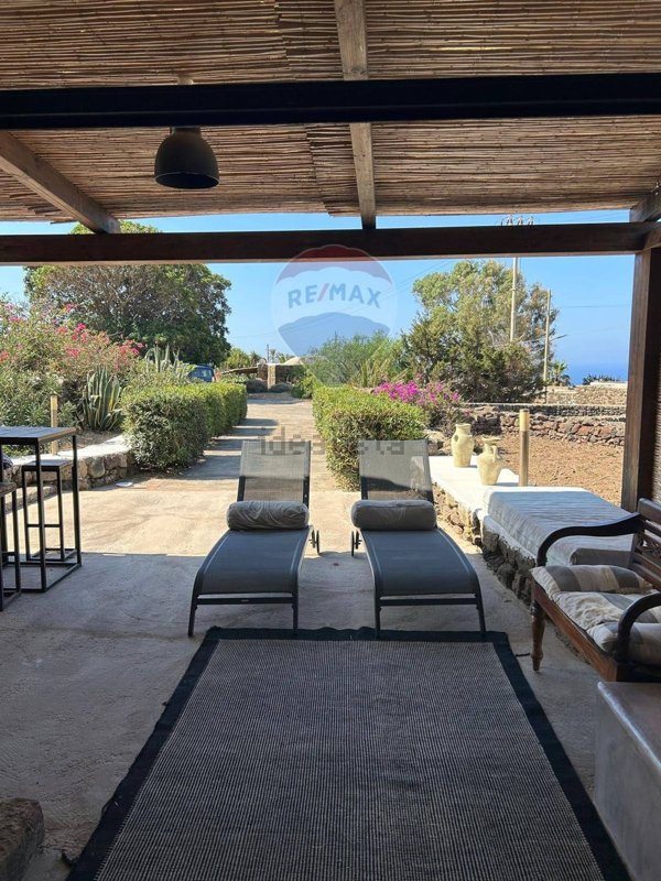 appartamento in vendita a Pantelleria in zona Scauri