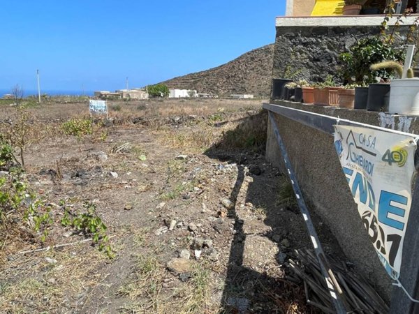 terreno edificabile in vendita a Pantelleria in zona Kamma