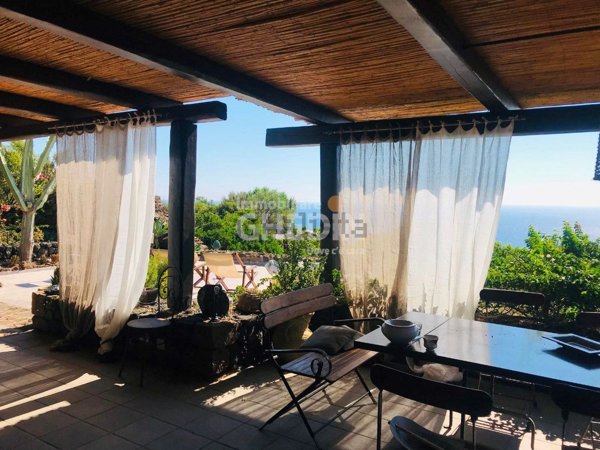 quadrivano in vendita a Pantelleria in zona Scauri