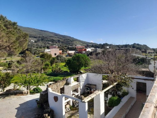 casa indipendente in vendita a Pantelleria