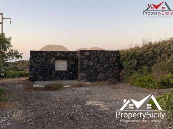 casa indipendente in vendita a Pantelleria