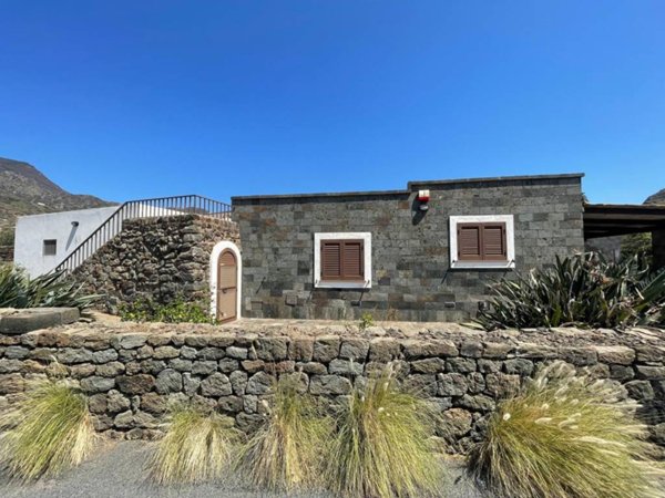 casa indipendente in vendita a Pantelleria