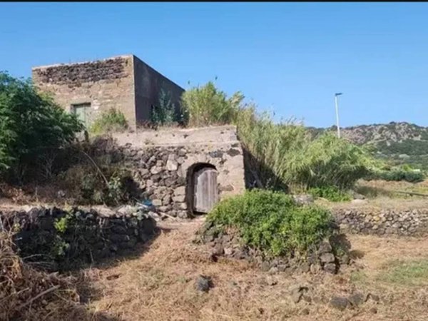 casa indipendente in vendita a Pantelleria in zona Bugeber