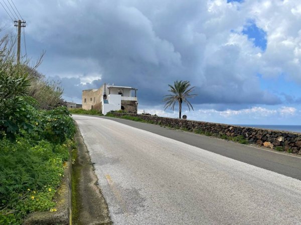 casa indipendente in vendita a Pantelleria
