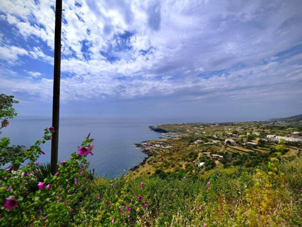 casa indipendente in vendita a Pantelleria