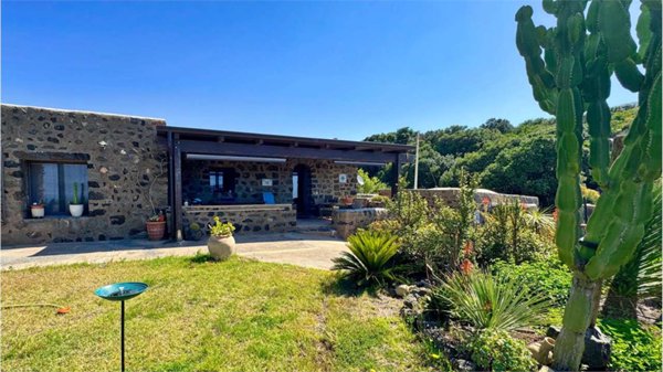 casa indipendente in vendita a Pantelleria in zona Scauri