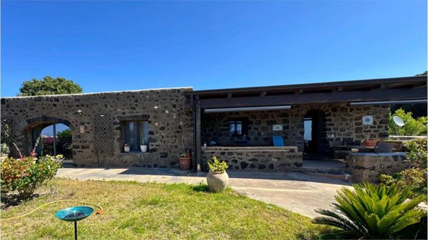casa indipendente in vendita a Pantelleria in zona Scauri