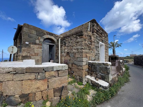 casa indipendente in vendita a Pantelleria in zona Tracino