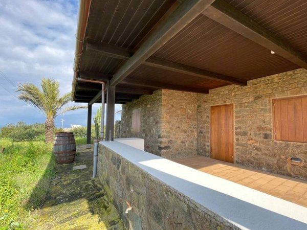 casa indipendente in vendita a Pantelleria