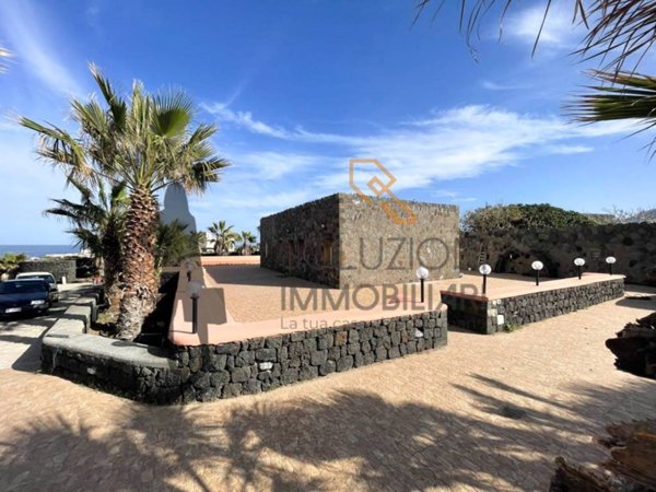 casa indipendente in vendita a Pantelleria in zona Santa Chiara