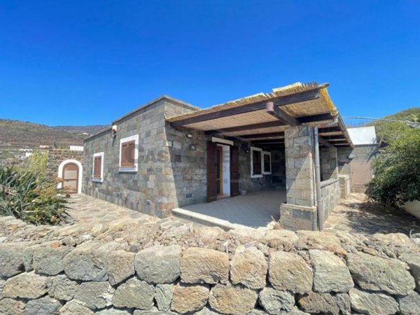 casa indipendente in vendita a Pantelleria in zona Scauri