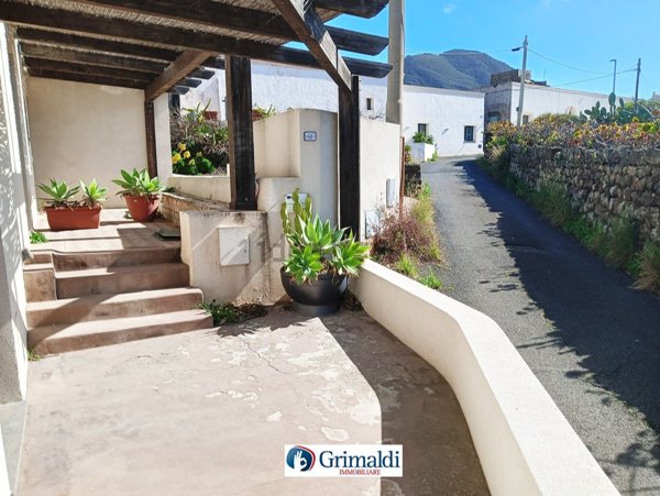 casa indipendente in vendita a Pantelleria