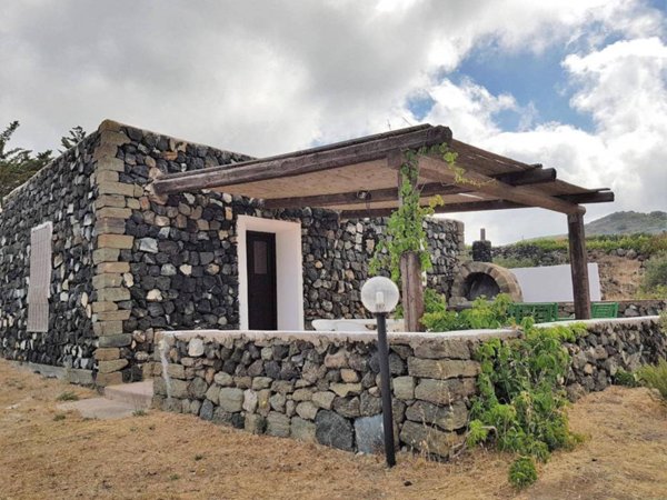 casa indipendente in vendita a Pantelleria
