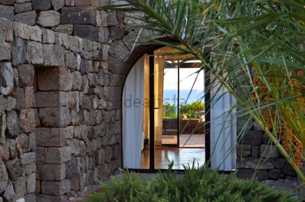 esavano in vendita a Pantelleria