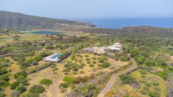 casa indipendente in vendita a Pantelleria