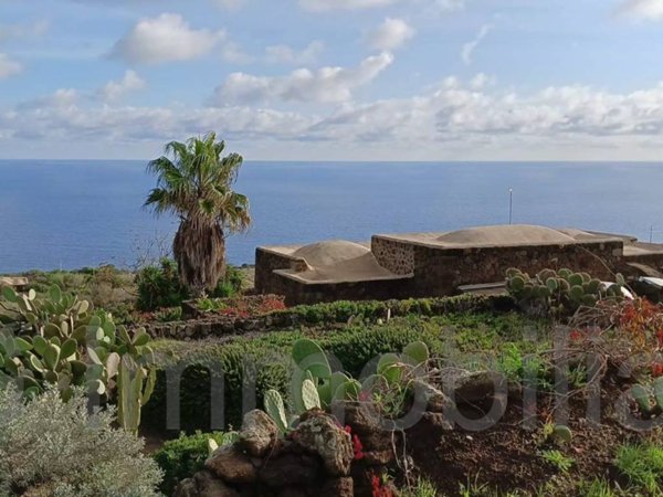casa indipendente in vendita a Pantelleria in zona Kamma