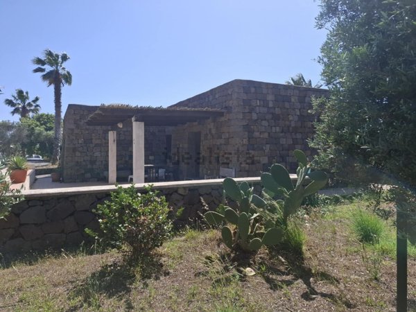 casa indipendente in vendita a Pantelleria