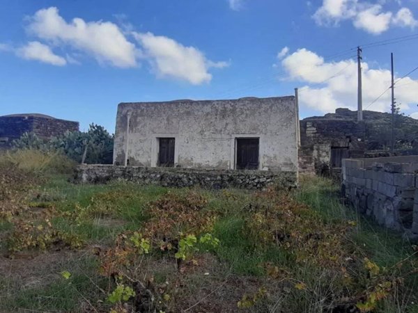 casa indipendente in vendita a Pantelleria