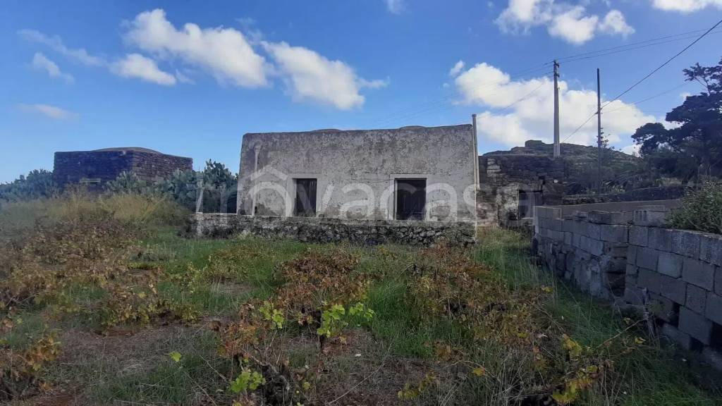 casa indipendente in vendita a Pantelleria