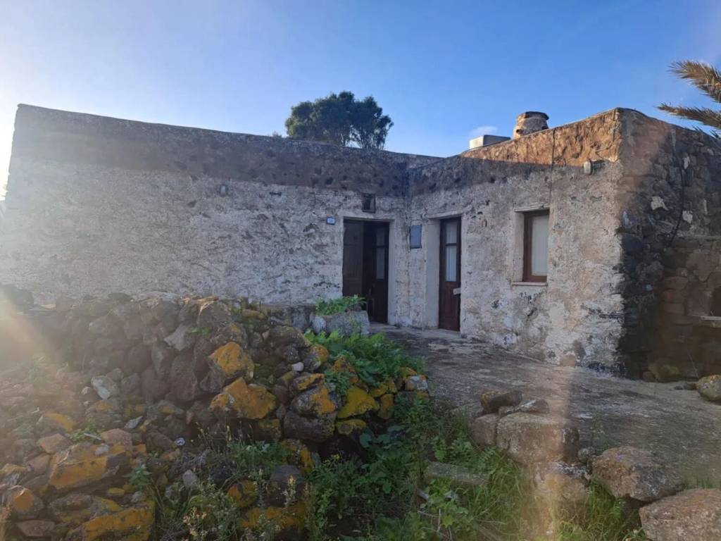 casa indipendente in vendita a Pantelleria