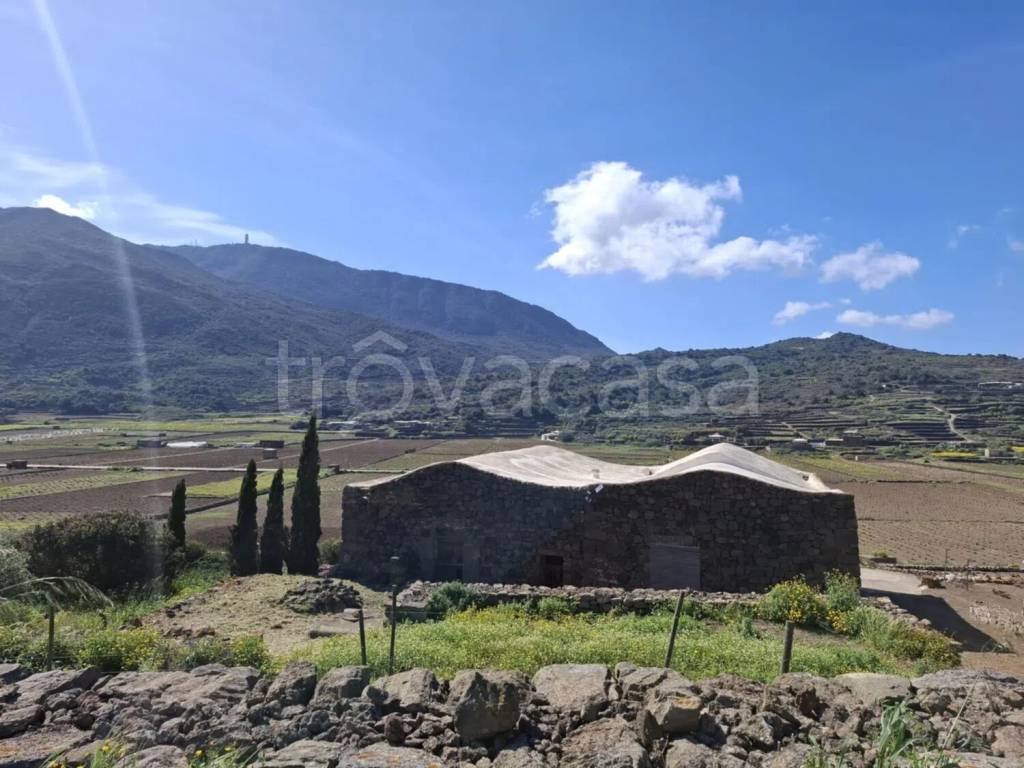 casa indipendente in vendita a Pantelleria